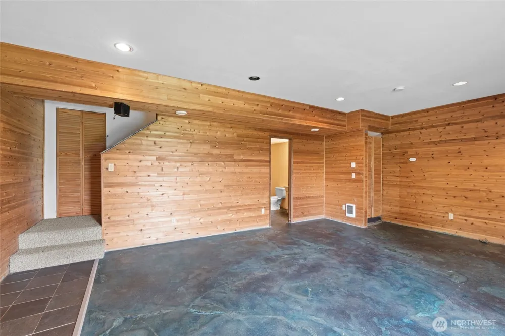 4955 Green Mountain Road Kalama, WA 98625