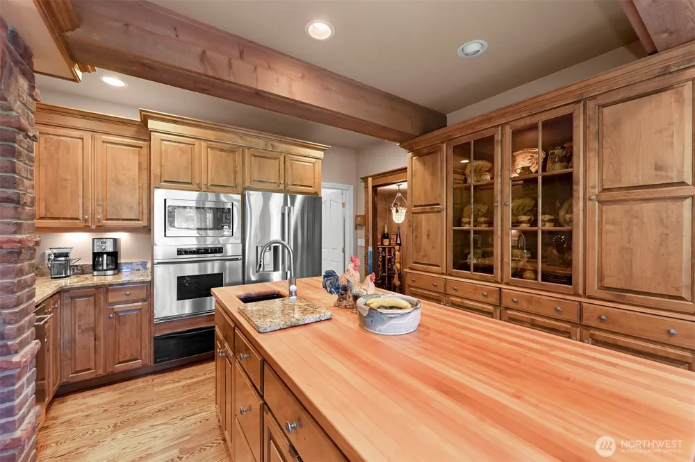 8607 Great Horned Owl Lane Blaine, WA 98230