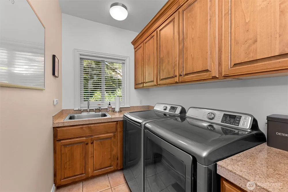 8607 Great Horned Owl Lane Blaine, WA 98230