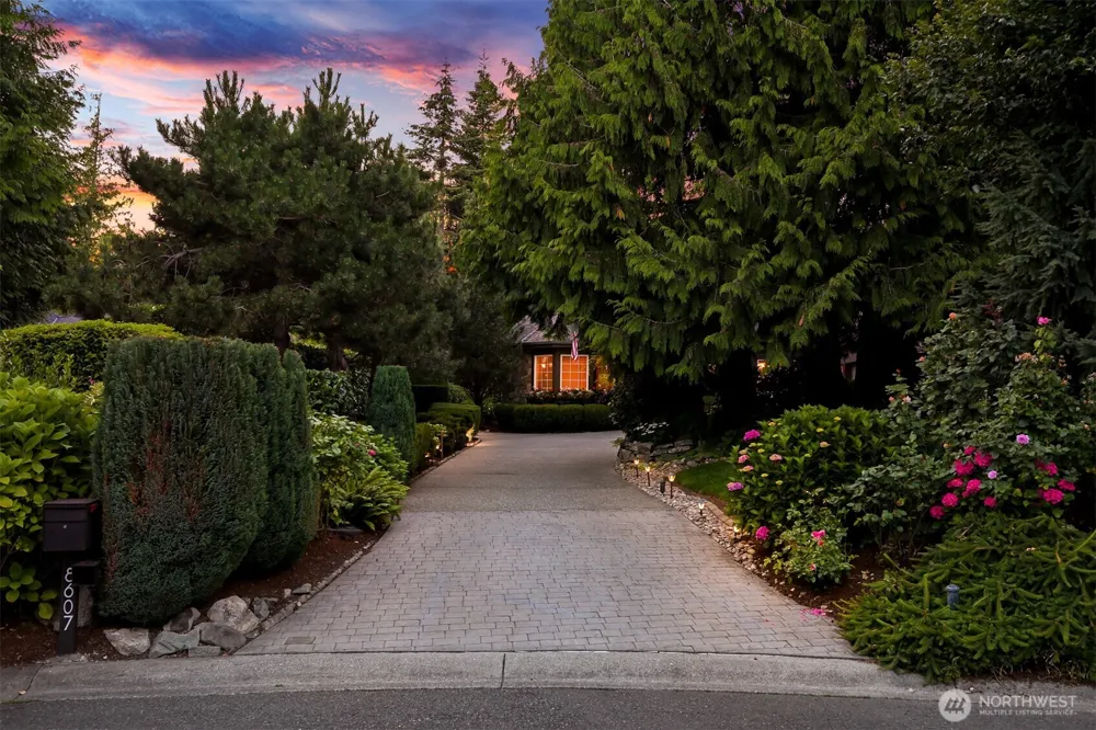 8607 Great Horned Owl Lane Blaine, WA 98230