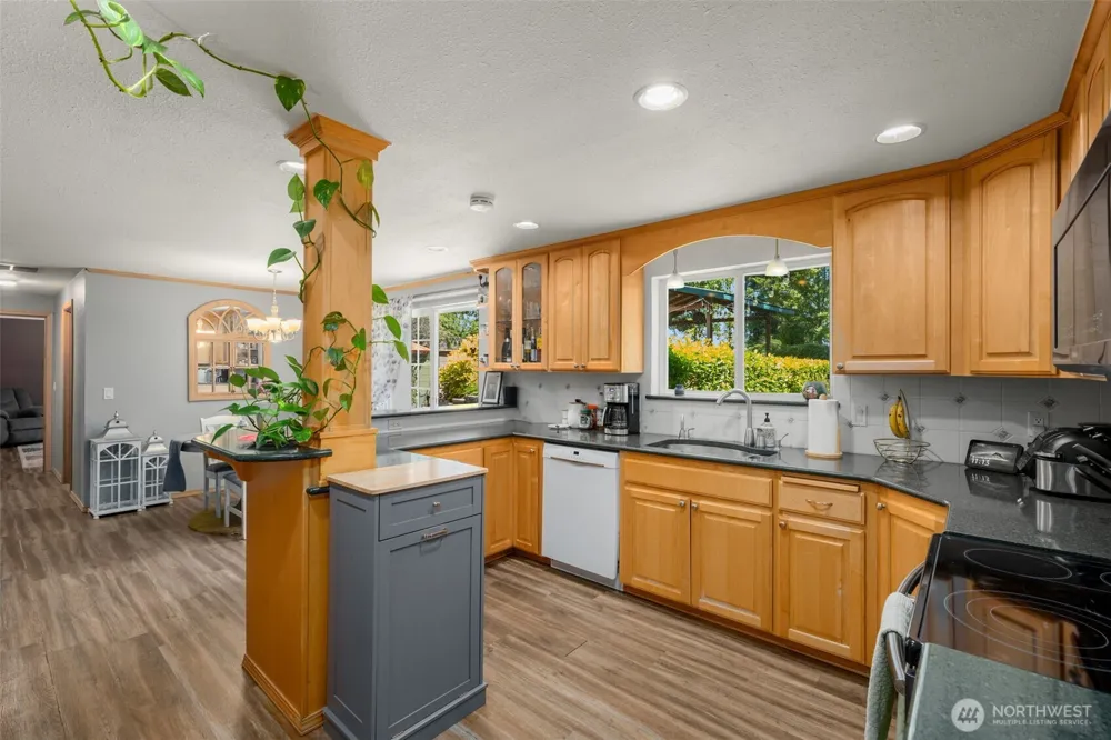41604 218th Ave SE Enumclaw, WA 98022