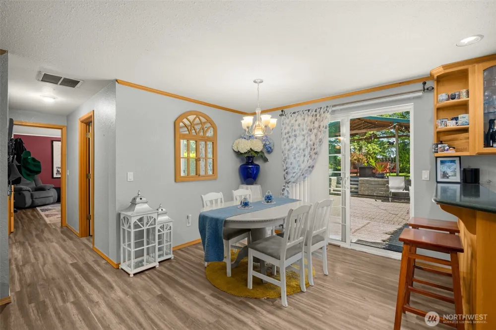 41604 218th Ave SE Enumclaw, WA 98022