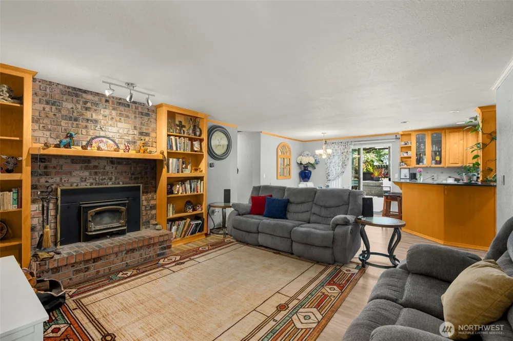 41604 218th Ave SE Enumclaw, WA 98022