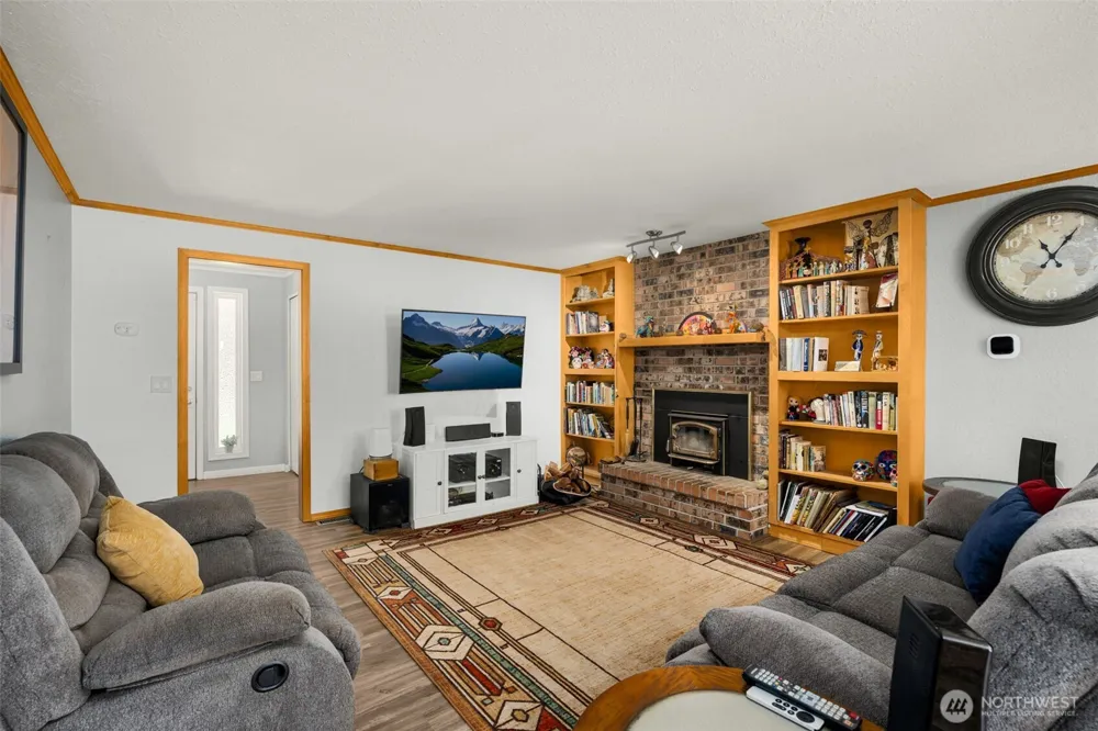 41604 218th Ave SE Enumclaw, WA 98022