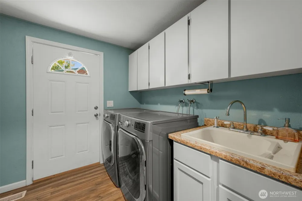41604 218th Ave SE Enumclaw, WA 98022