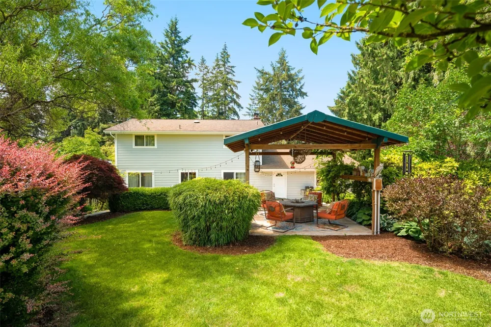 41604 218th Ave SE Enumclaw, WA 98022