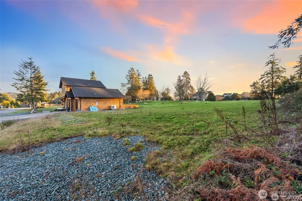 2378 Discovery Place Langley, WA 98260
