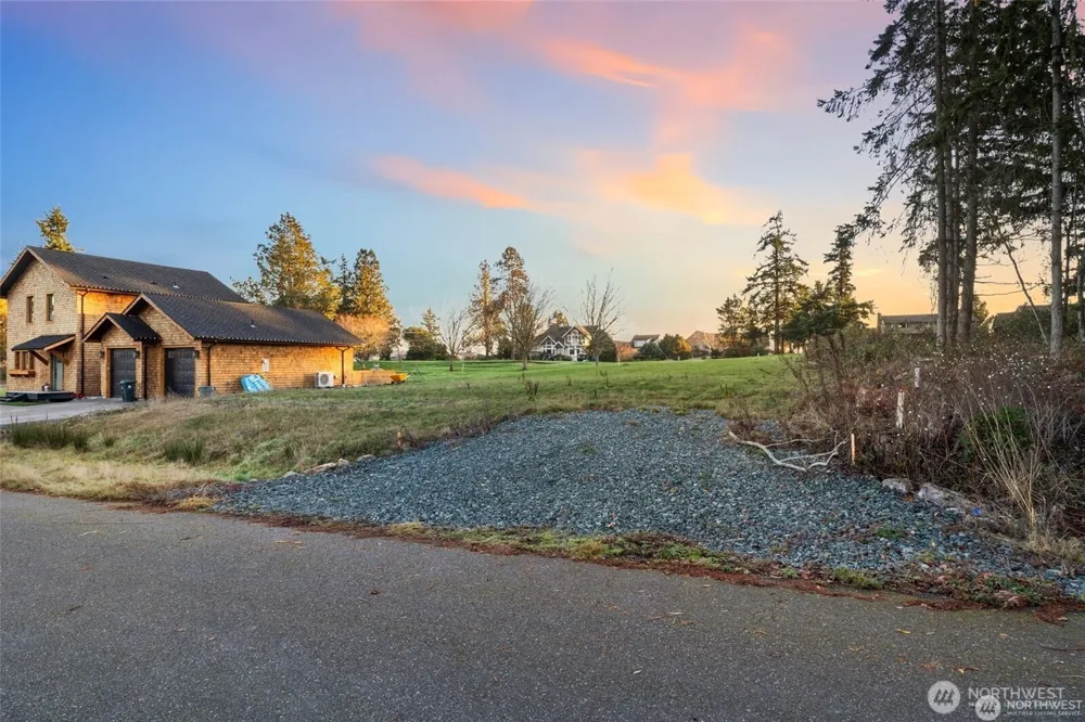 2378 Discovery Place Langley, WA 98260