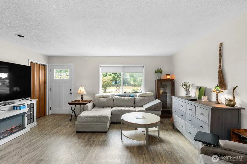 16 Harrison Street Bay Center, WA 98527
