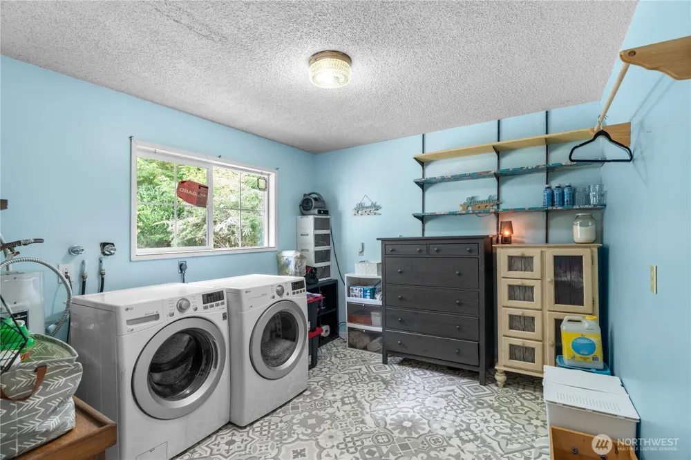 16 Harrison Street Bay Center, WA 98527