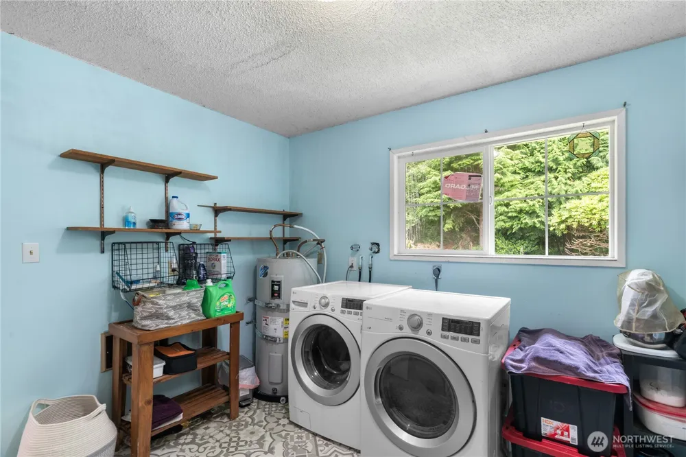 16 Harrison Street Bay Center, WA 98527