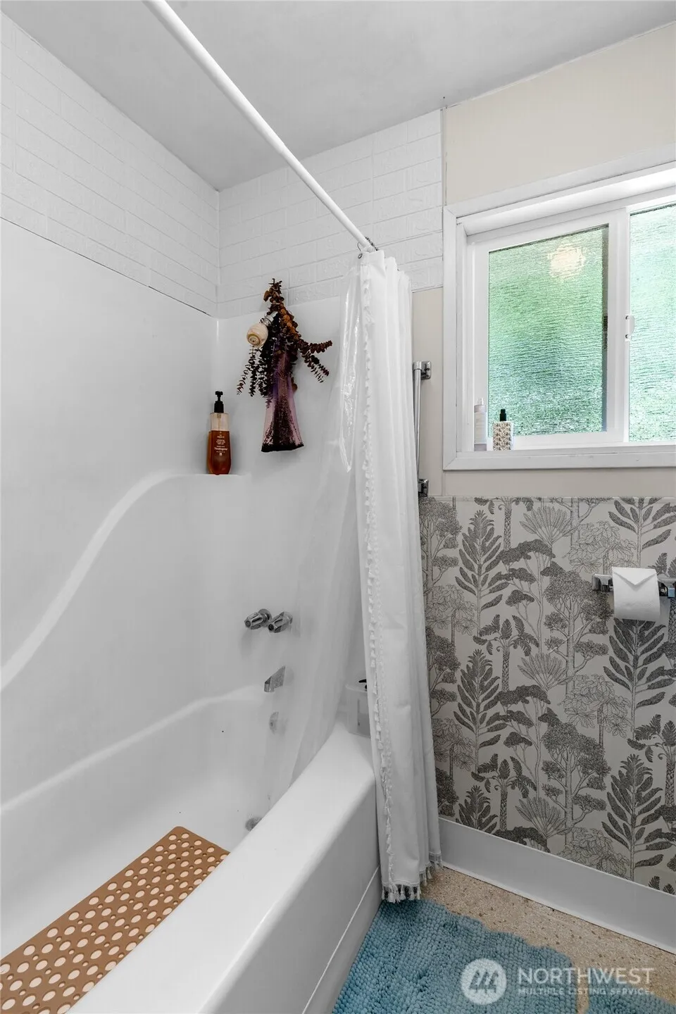 16 Harrison Street Bay Center, WA 98527