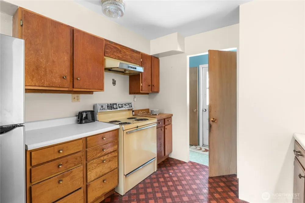 16 Harrison Street Bay Center, WA 98527
