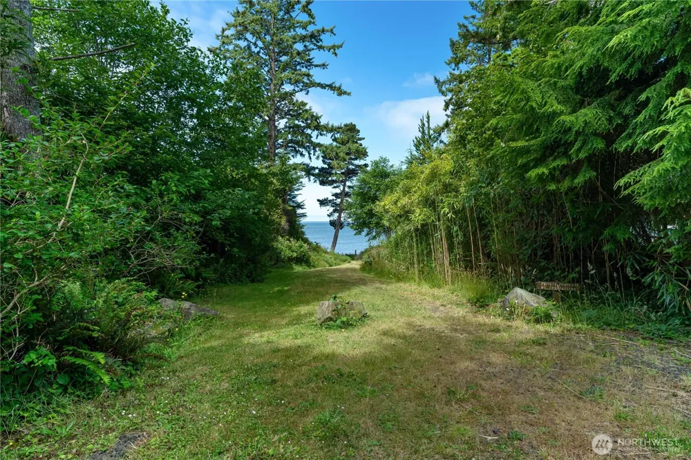 16 Harrison Street Bay Center, WA 98527