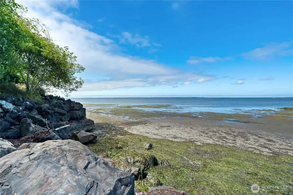16 Harrison Street Bay Center, WA 98527