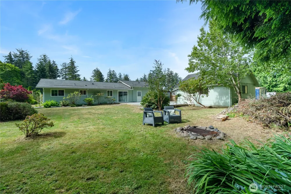 16 Harrison Street Bay Center, WA 98527