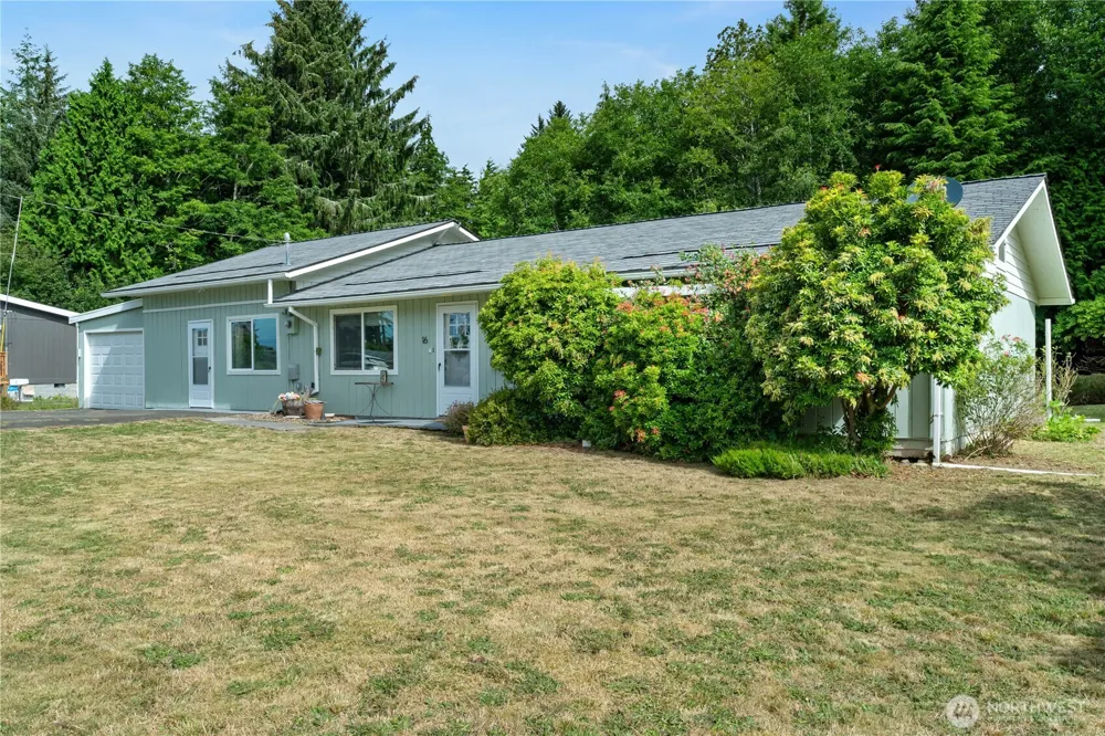 16 Harrison Street Bay Center, WA 98527