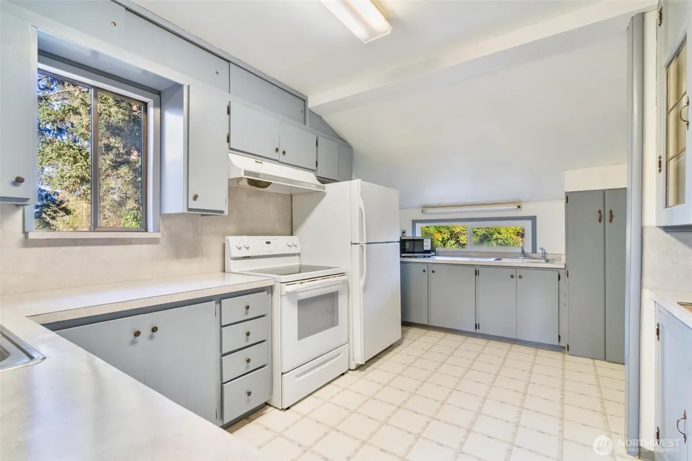 1847 SR 105 Grayland, WA 98547