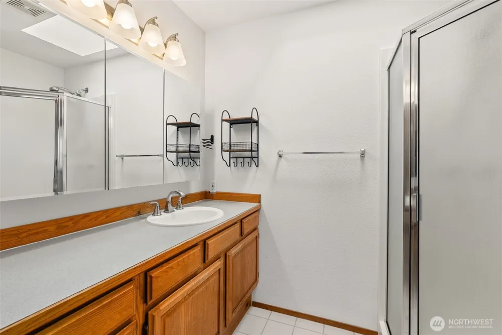 526 Sunset Avenue NE Ocean Shores, WA 98569