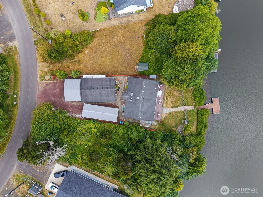 526 Sunset Avenue NE Ocean Shores, WA 98569