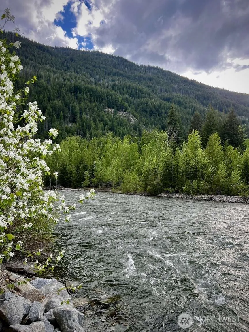 4 Susan Road Okanogan, WA 98833