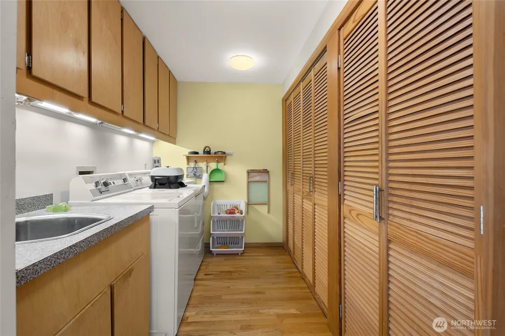 351 NE 163rd Shoreline, WA 98155