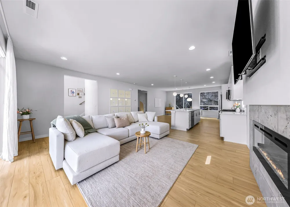 22425 69th Place W Mountlake Terrace, WA 98155