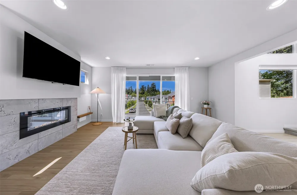 22425 69th Place W Mountlake Terrace, WA 98155