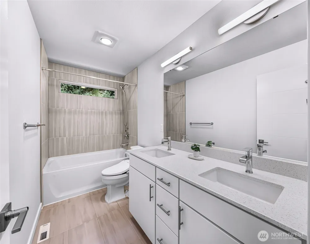 22425 69th Place W Mountlake Terrace, WA 98155