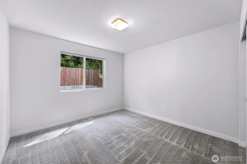 22425 69th Place W Mountlake Terrace, WA 98155