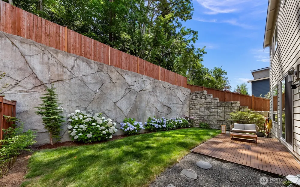 22425 69th Place W Mountlake Terrace, WA 98155