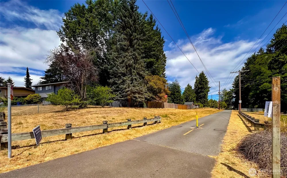 22425 69th Place W Mountlake Terrace, WA 98155