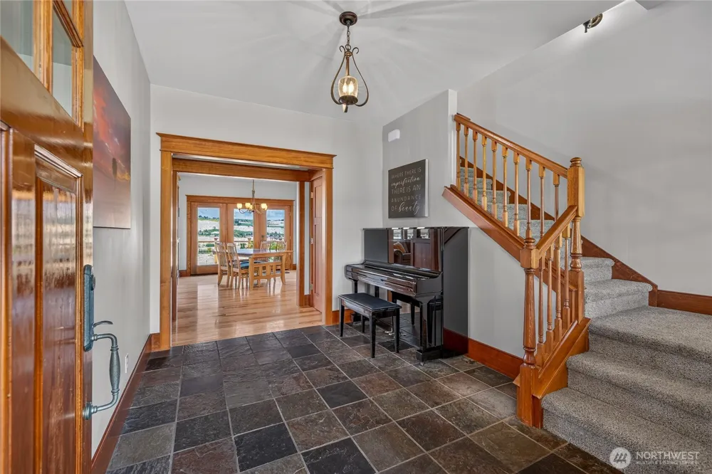 2610 Tuscany Lane Malaga, WA 98828
