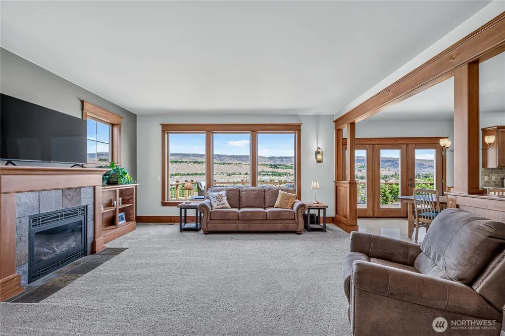 2610 Tuscany Lane Malaga, WA 98828