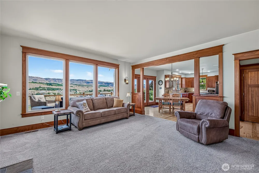 2610 Tuscany Lane Malaga, WA 98828