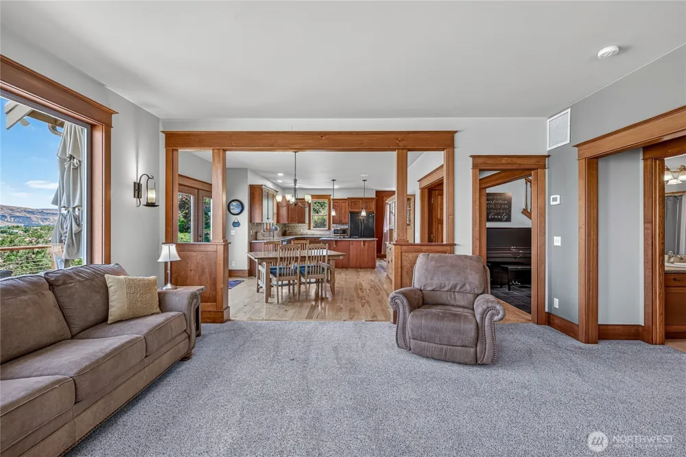 2610 Tuscany Lane Malaga, WA 98828