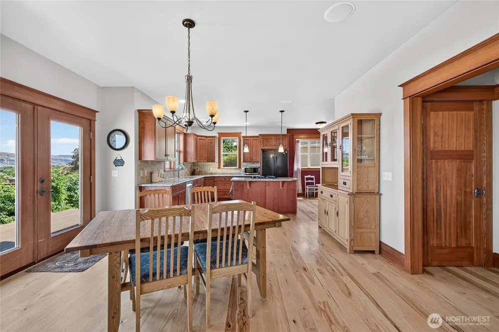 2610 Tuscany Lane Malaga, WA 98828
