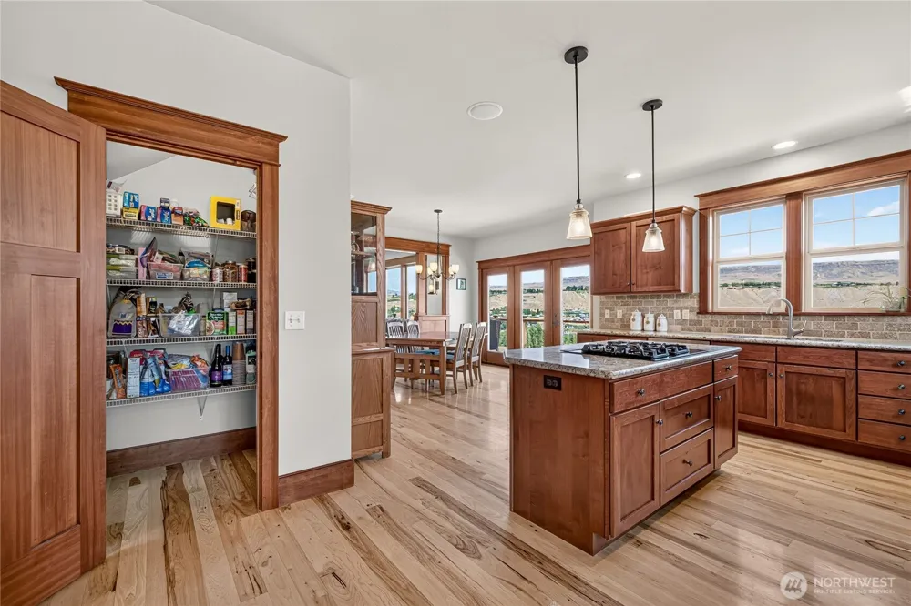 2610 Tuscany Lane Malaga, WA 98828