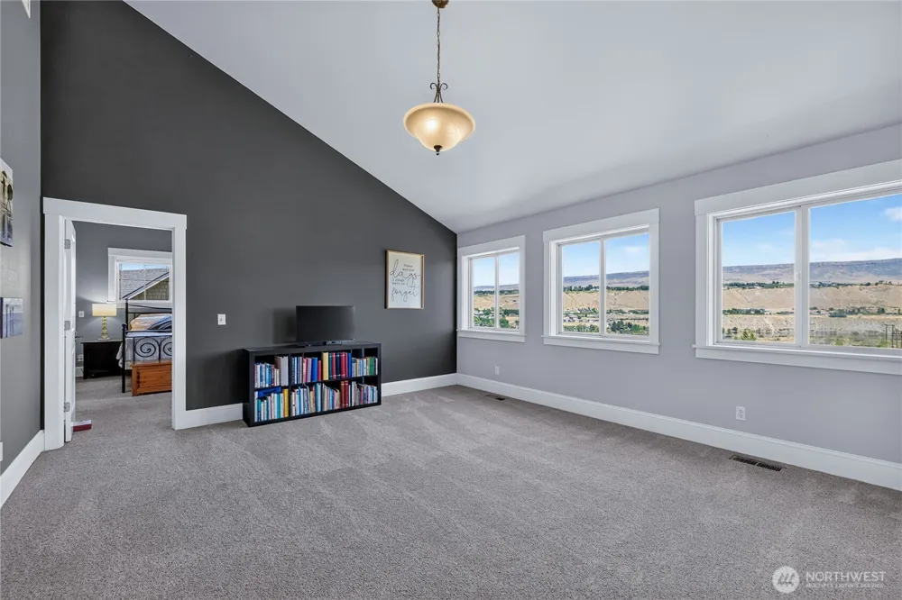2610 Tuscany Lane Malaga, WA 98828