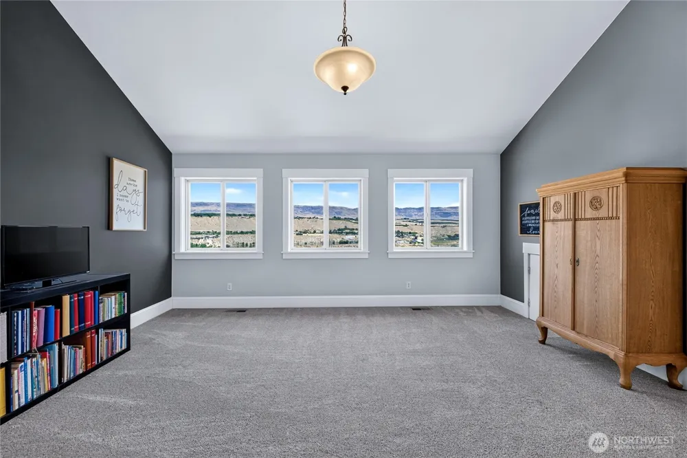 2610 Tuscany Lane Malaga, WA 98828