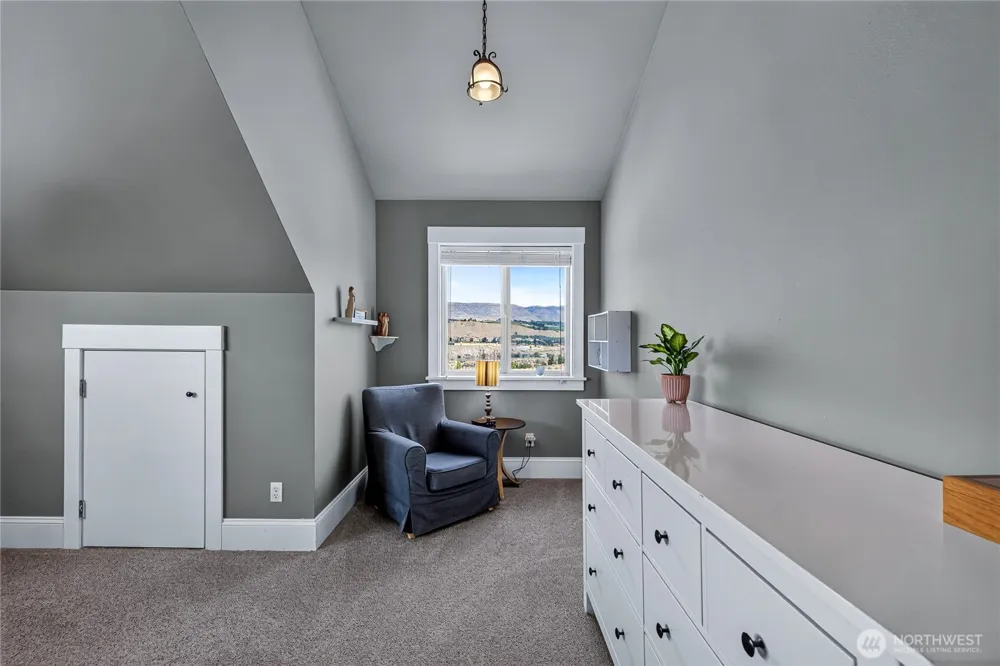 2610 Tuscany Lane Malaga, WA 98828