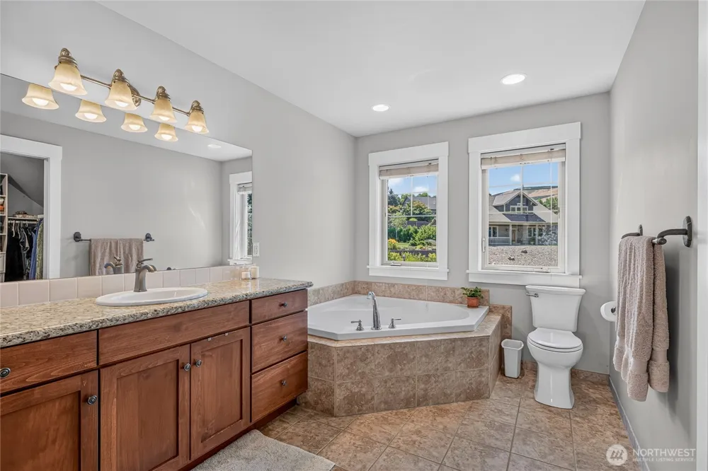 2610 Tuscany Lane Malaga, WA 98828