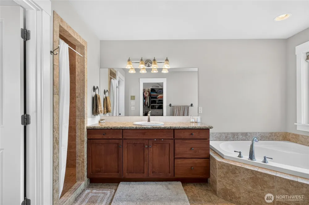 2610 Tuscany Lane Malaga, WA 98828