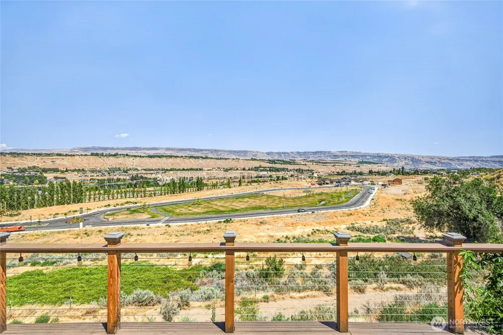 2610 Tuscany Lane Malaga, WA 98828