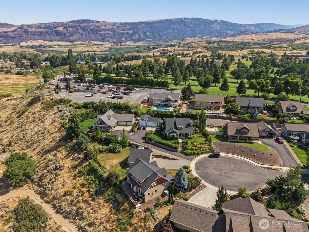2610 Tuscany Lane Malaga, WA 98828
