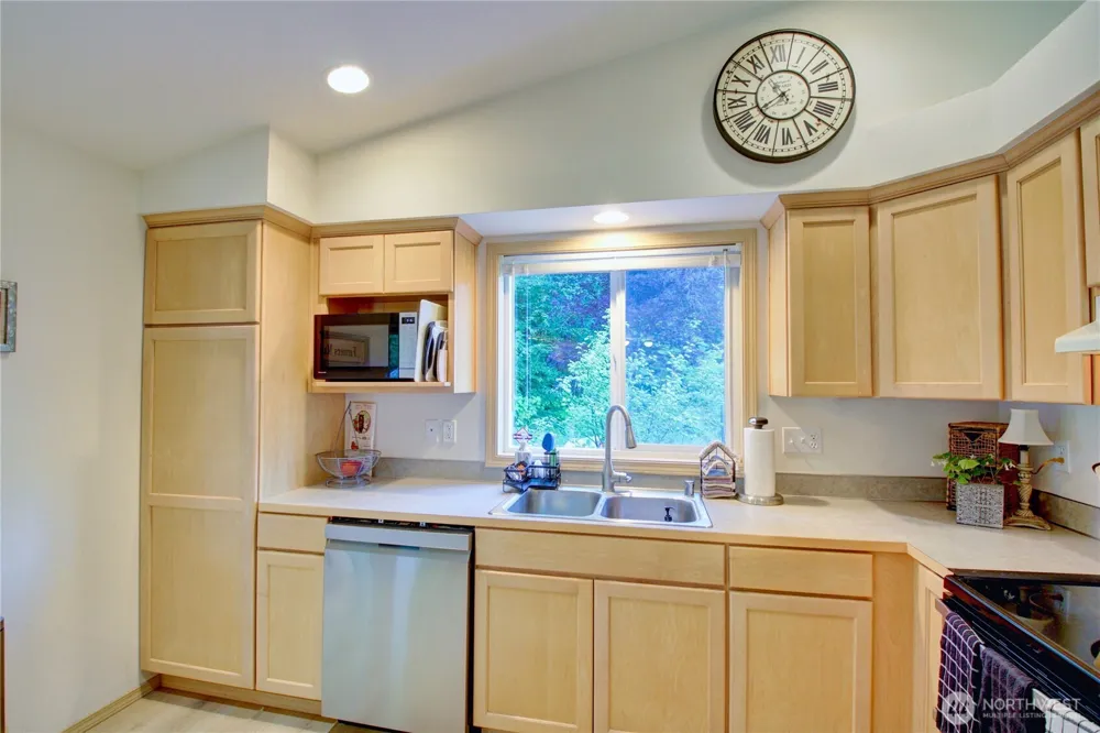 7674 Cedar Park Concrete, WA 98237