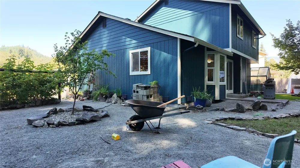 7674 Cedar Park Concrete, WA 98237
