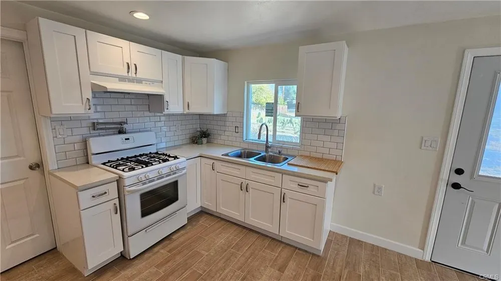 265 E M STREET Colton, CA 92324