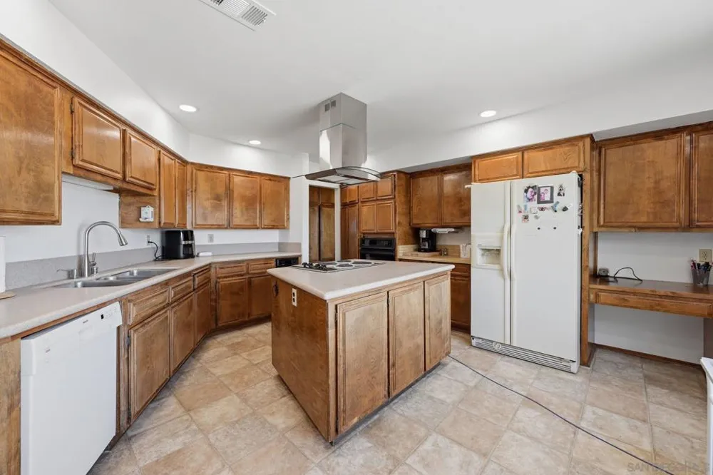 133 La Cresta Heights Rd El Cajon, CA 92021