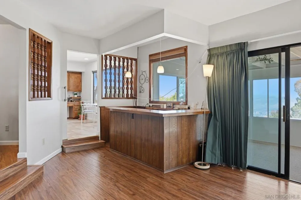 133 La Cresta Heights Rd El Cajon, CA 92021